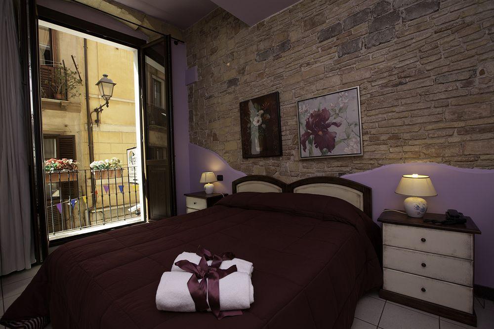 Arcobaleno Rooms Cagliari Luaran gambar