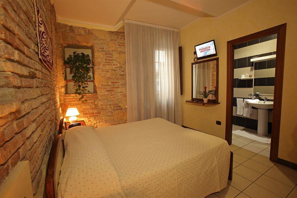 Arcobaleno Rooms Cagliari Luaran gambar