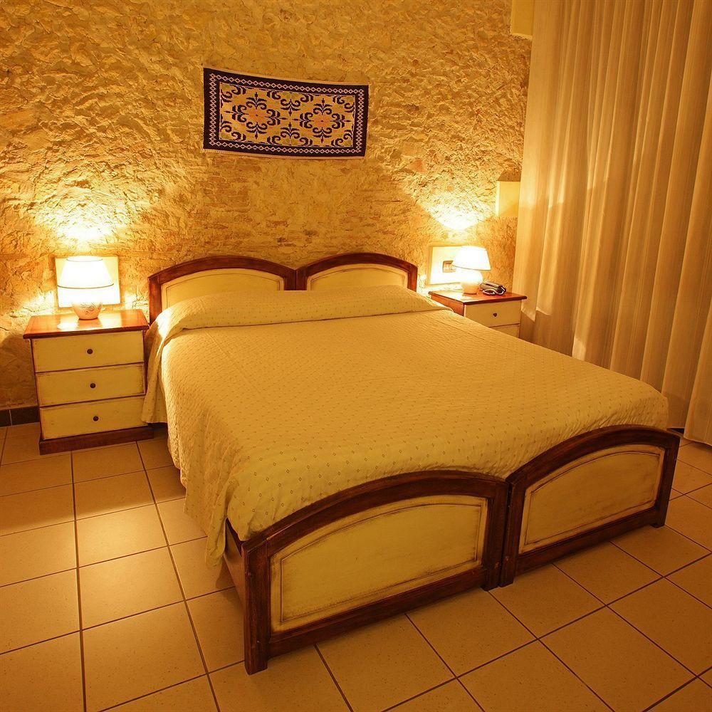 Arcobaleno Rooms Cagliari Luaran gambar