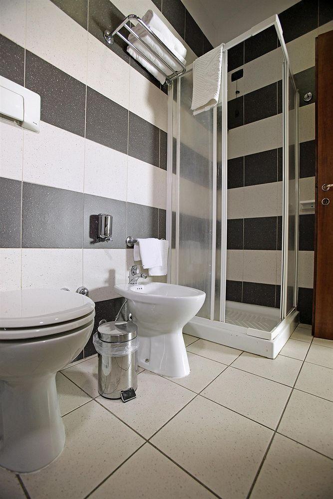 Arcobaleno Rooms Cagliari Luaran gambar