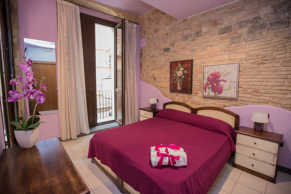 Arcobaleno Rooms Cagliari Luaran gambar